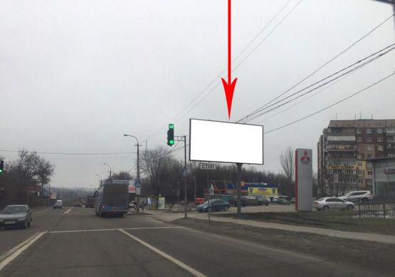 Фото рекламной плоскости по адресу t146A,вул. Космічна в районі буд. № 27д, автосалон "Мітсубісі", на світлофорі