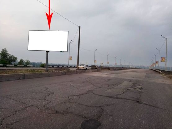 Фото рекламної площини за адресою дз14А1,Мостовий перехід через Дніпро, на розділовій смузі(2), рух з лівого на правий берег