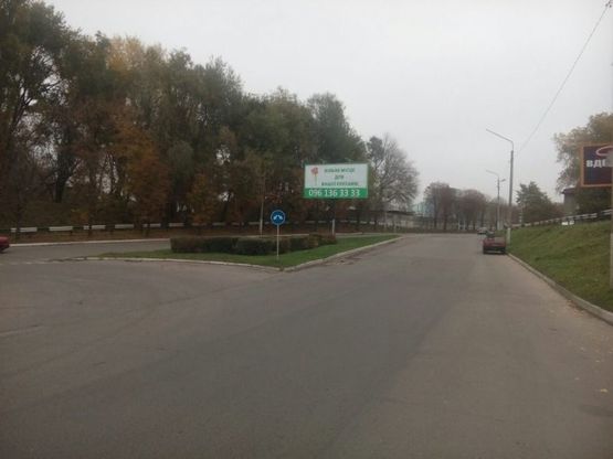 Фото рекламной плоскости по адресу дз36А2,авторозв'язка пр. Гімназичний - вул. Йосипа Манаєнкова - вул. Васильєвська (на роздільній смузі)