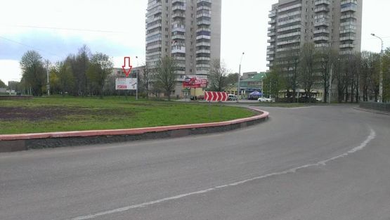 Фото рекламної площини за адресою м. Рівне, вул. Гагаріна, перехрестя з вул. Льонокомбінатівською