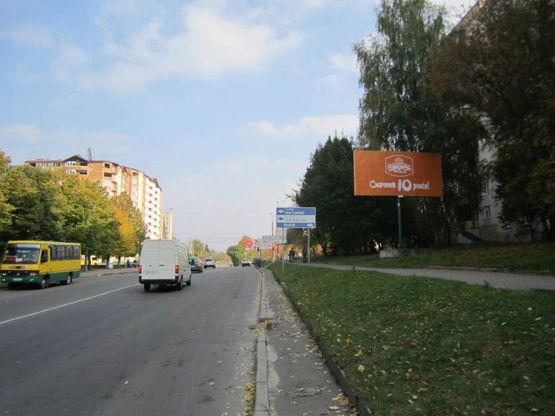 Фото рекламної площини за адресою м. Рівне, вул. С. Бандери, в районі перехрестя з вул. Д.Галицького