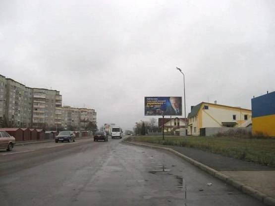 Фото рекламної площини за адресою м. Рівне, вул. Млинівська, 30