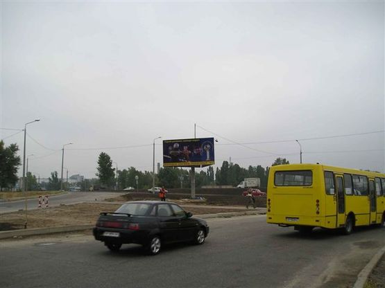 Фото рекламной плоскости по адресу вул.Автозаводьска – вул.40 років Перемоги, "Сільпо", заправка ТНК