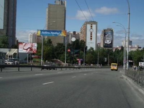 Фото рекламної площини за адресою Вадима Гетьмана (Индустриальная) ул. / Полевая ул. 49 ("Караваевы Дачи")