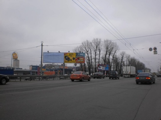 Фото рекламной плоскости по адресу Окружная дорога, разделитель / напротив пов-та на Жмеринскую ул. по ходу к проспекту Победы