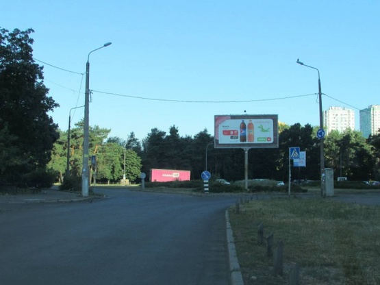 Фото рекламной плоскости по адресу Жмаченко/Дарницкий б-р