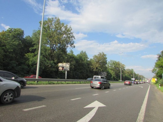 Фото рекламной плоскости по адресу Брест-Литовське шосе (Укр. держ. центр радіочастот), рух в напрямку Киева, ліворуч