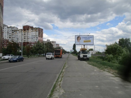 Фото рекламної площини за адресою Закревського Миколи, 5 навпроти