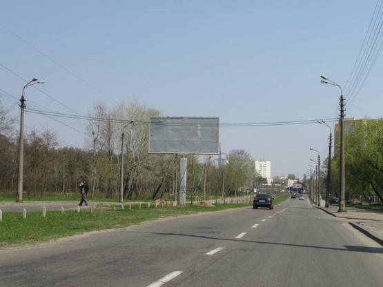 Фото рекламной плоскости по адресу Алішера Навої проспект, рух від бульвару Перова  (на розподілювачі) Фото рекламной плоскости по адресу Алішера Навої проспект, рух від бульвару Перова  (на розподілювачі)