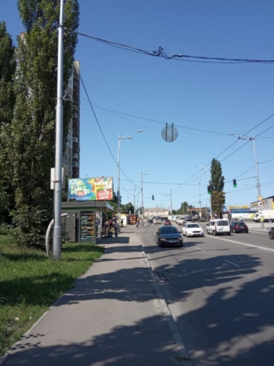 Фото рекламної площини за адресою Святошинська / Львівська (Горенська), рух до площі Героїв Бреста (світлофор), лівруч
