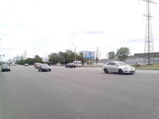 Фото рекламної площини за адресою Набережная Заводская, в центр, вблизи автомойка