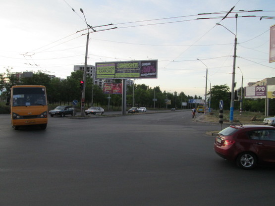 Фото рекламної площини за адресою пр-т М.Жукова пр-т Ак.Глушко сх. №11 правая А