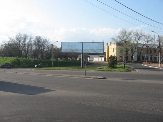 Фото рекламної площини за адресою Дальницкая угол Стуса Василия А левая