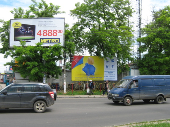 Фото рекламної площини за адресою Днепропетровская дорога перкрёсток Крыжановка А