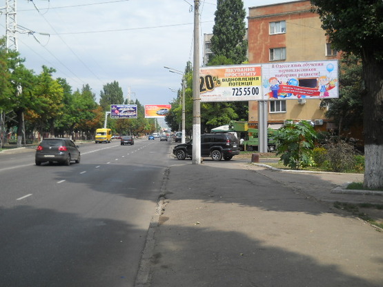 Фото рекламної площини за адресою Краснова №11 правая А