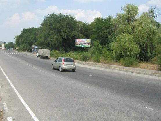 Фото рекламної площини за адресою 002_Запорожье_Авторазвязка Москва-Симферополь-Донецк (рядом Амстор и  заправка шел)