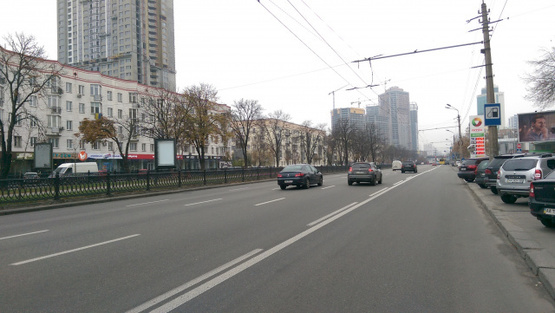 Фото рекламной плоскости по адресу Перемоги 4 (бульвар), к КПИ
