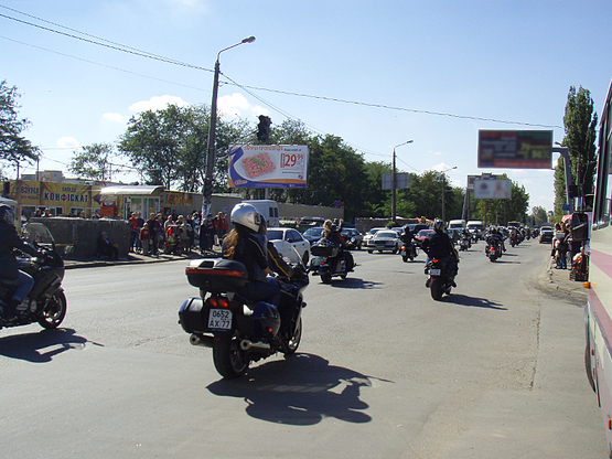 Фото рекламной плоскости по адресу Добровольского пр-т - ул.Бочарова (рынок Северный)