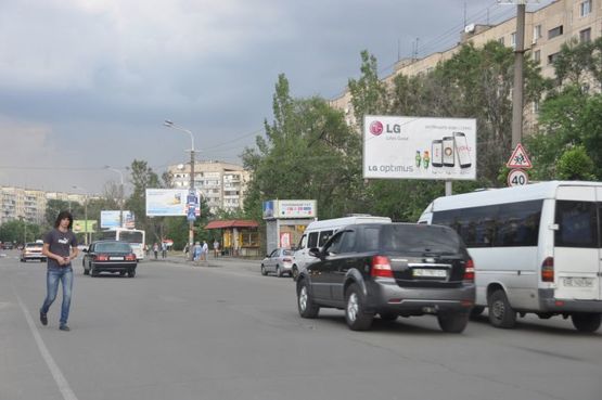Фото рекламної площини за адресою пр-т Героїв - бульвар Слави (в центр) Фото рекламної площини за адресою пр-т Героїв - бульвар Слави (в центр)