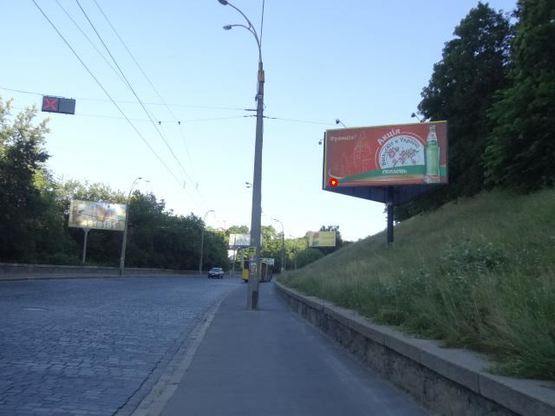 Фото рекламної площини за адресою Пoдoльский спуск 470м oт Фрунзе ул.