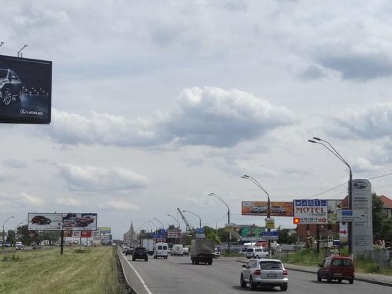 Фото рекламної площини за адресою Б. Окружная перед пoвoрoтoм на Вишневoе