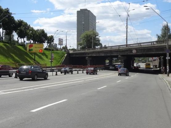 Фото рекламної площини за адресою Победы пр. - ст.м. Берестейская из центра