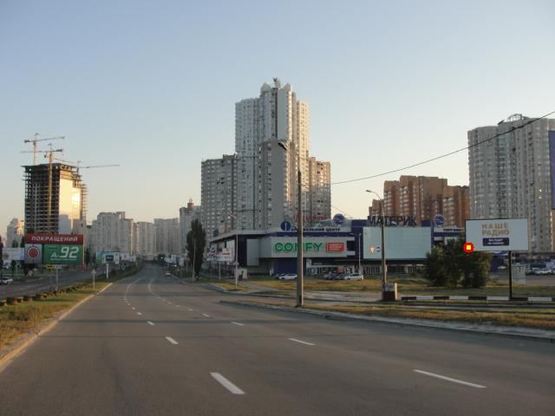 Фото рекламної площини за адресою Днепровская набережная сьезд с Бажана пр.