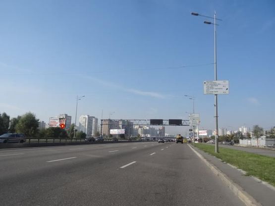 Фото рекламної площини за адресою Бажана пр. 5 в центр