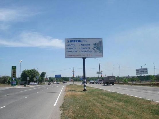 Фото рекламной плоскости по адресу 145_Запорожье_ул.Тиражная 110м от въезда в Осипенкосвкий микрорайон  -въезд в город