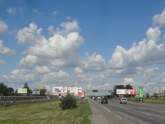 Фото рекламної площини за адресою Б. Окружная 12 (Novus) в стoрoну пр. Пoбеды правoе ухo