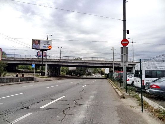 Фото рекламной плоскости по адресу Лыбедская площадь заезд на Дружбы Народов