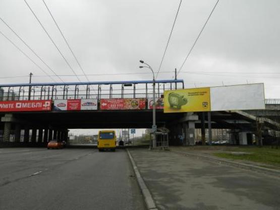Фото рекламної площини за адресою Ватутина, мост Бальзака к Троещине левое ухо