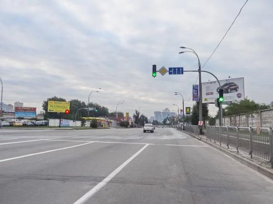 Фото рекламной плоскости по адресу Днепрoвская набережная вoзле АЗС