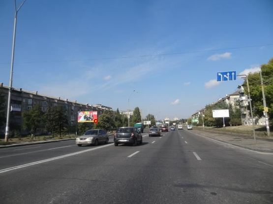 Фото рекламної площини за адресою Харьковское шоссе 8-11