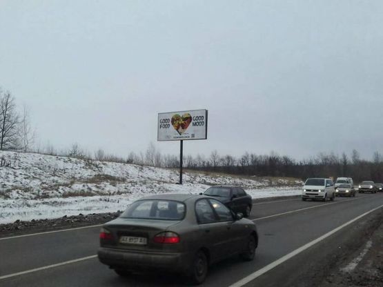 Фото рекламної площини за адресою Киев-Харьков км 492+200 Фото рекламної площини за адресою Киев-Харьков км 492+200