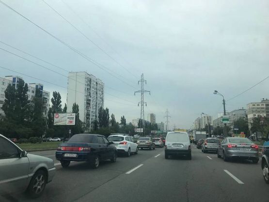 Фото рекламної площини за адресою Братиславская ул. 14 напротив в сторону м. Черниговской