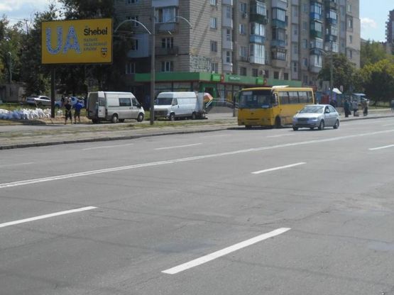 Фото рекламної площини за адресою Гашека 9 от Дарницкой пл