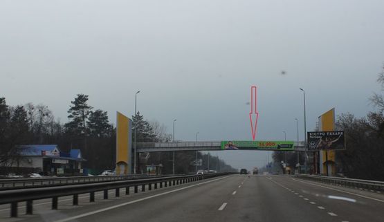 Фото рекламной плоскости по адресу Брест - Литовська шосе, 8А. (пр. Перемоги, 166). Третій від Києва, зупинка "Катеринівка", АЗС "motto", поворот на вул . М. Чалого, навпроти реcторан "КРАКІВ", напрямок - в Київ