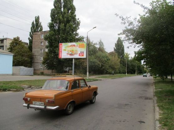 Фото рекламної площини за адресою ул. Одинцова 9 (сторона Б)