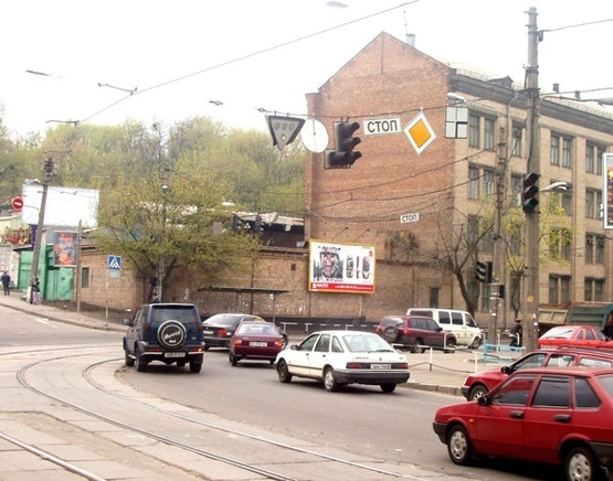 Фото рекламної площини за адресою ул.Глубочицкая/Н.Вал - в центр