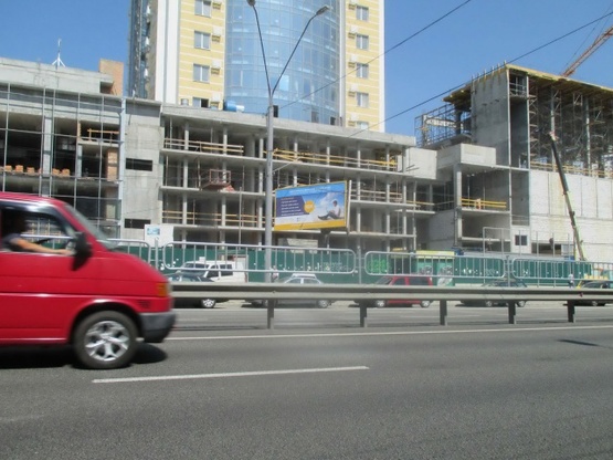 Фото рекламної площини за адресою Пр.Победы,24-26 (В) ст.м.КПИ-в центр