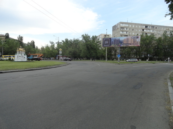 Фото рекламної площини за адресою ул.Березняковская,23 Фото рекламної площини за адресою ул.Березняковская,23