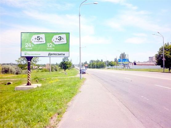 Фото рекламної площини за адресою Днепровская ул. (р-н Пенькозавода)