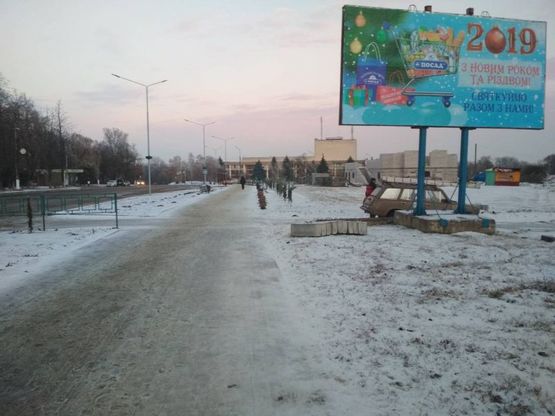 Фото рекламной плоскости по адресу пр.Победы, (Рынок "Янтарь", 4 м-н) Фото рекламной плоскости по адресу пр.Победы, (Рынок "Янтарь", 4 м-н)