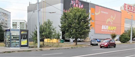 Фото рекламної площини за адресою ул. Гв. Широнинцев, 99, ТЦ Экватор Фото рекламної площини за адресою ул. Гв. Широнинцев, 99, ТЦ Экватор