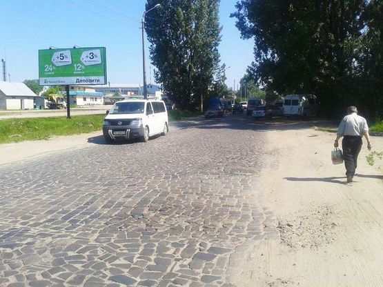 Фото рекламной плоскости по адресу Богдановская ул., ( напротив д. №15), авторынок Фото рекламной плоскости по адресу Богдановская ул., ( напротив д. №15), авторынок