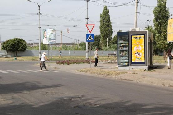 Фото рекламной плоскости по адресу б-р. Юрьева, 3, возле кинотеатра "Киев" Фото рекламной плоскости по адресу б-р. Юрьева, 3, возле кинотеатра "Киев"