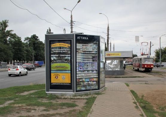 Фото рекламной плоскости по адресу ул. Академика Павлова, 55, ТЦ Французский бульвар Фото рекламной плоскости по адресу ул. Академика Павлова, 55, ТЦ Французский бульвар