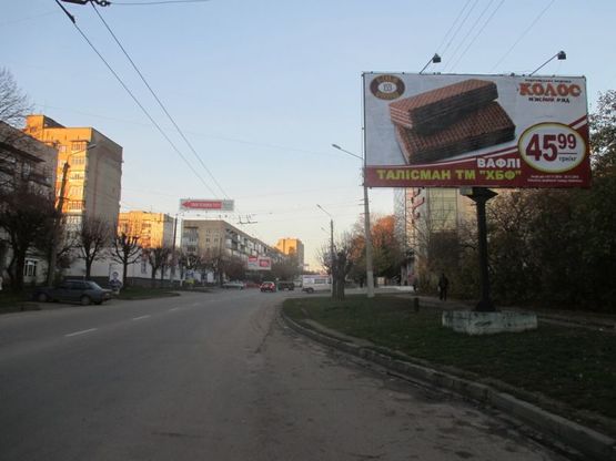 Фото рекламной плоскости по адресу вул. Комарова, 28 (зупинка "Бібліотека")