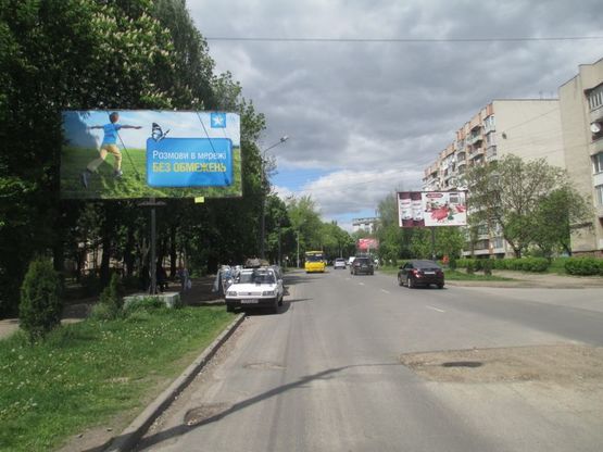 Фото рекламної площини за адресою вул. Небесної сотні, 28 / вул. Полєтаєва (перехрестя) Фото рекламної площини за адресою вул. Небесної сотні, 28 / вул. Полєтаєва (перехрестя)
